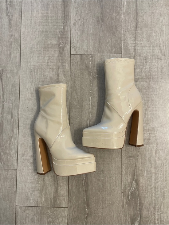 Shoes - Chunky Platform Ankle Boots in Cream Size 6- worn once!